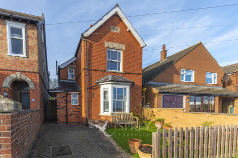 3 bedroom detached house for sale