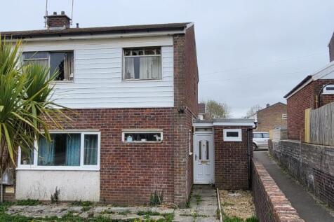 11 Yr Hendre, Nantgarw, Cardiff... 3 bed semi