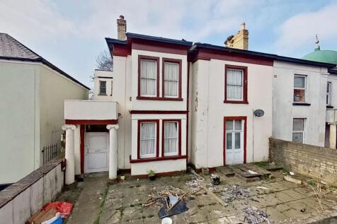 182 Commercial Road, Newport, Gwent... 4 bed semi
