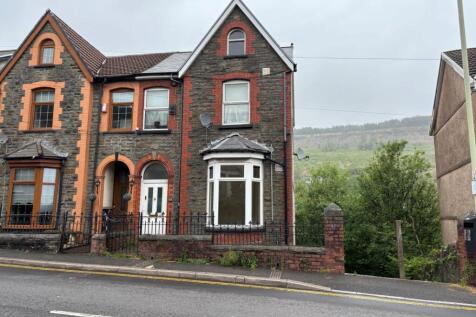 146 North Road, Ferndale, Mid... 2 bed flat for sale