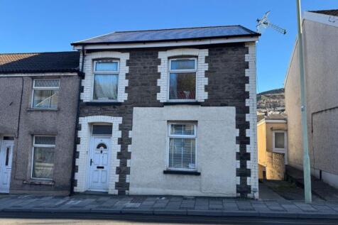 18C Penygraig Road, Tonypandy, CF40 1HA 2 bed apartment for sale