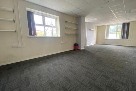 Ground floor studio flat for sale