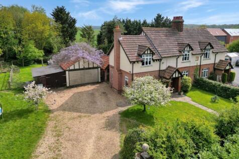 4 bedroom semi-detached house for sale