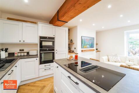2 bedroom cottage for sale