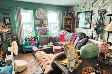 2 bedroom house for sale