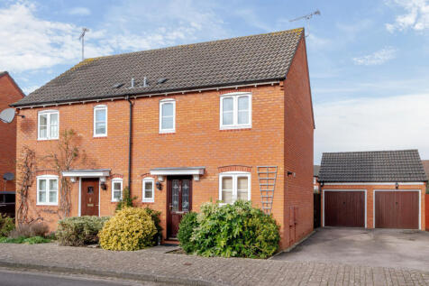 Hawkmoth Close, Walton Cardiff... 3 bed semi