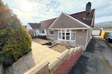 3 bedroom semi-detached bungalow for sale