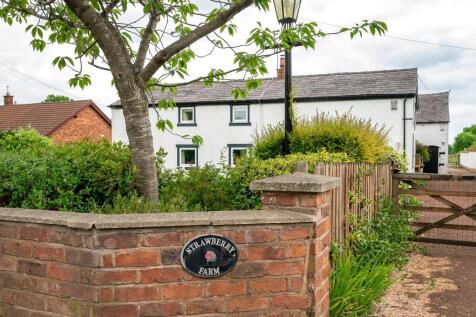 Strawberry Cross, Whitby Lane, Backford 4 bed detached house for sale