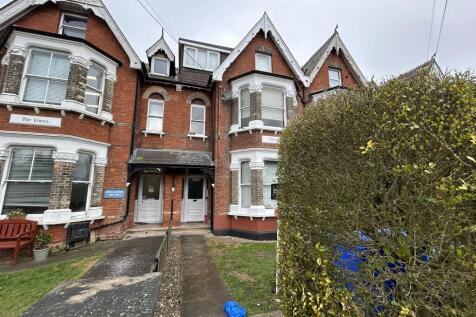 Studio flat for sale