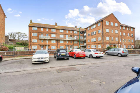 Butts Road, Southwick, Brighton 3 bed apartment for sale