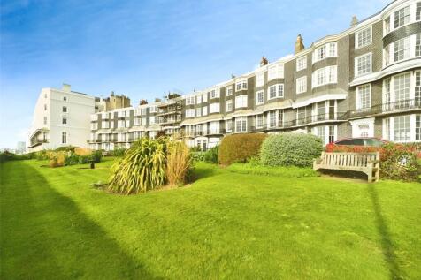 Royal Crescent, Brighton, East Sussex 2 bed apartment for sale