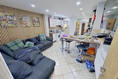 6 bedroom house for sale