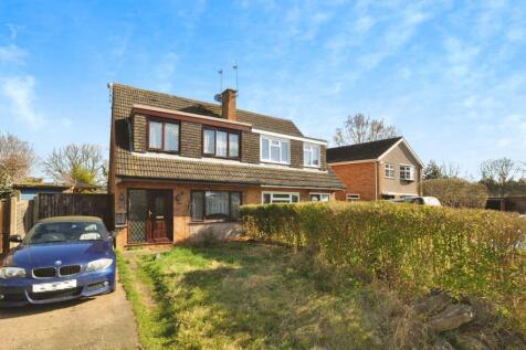 3 bedroom semi-detached house for sale