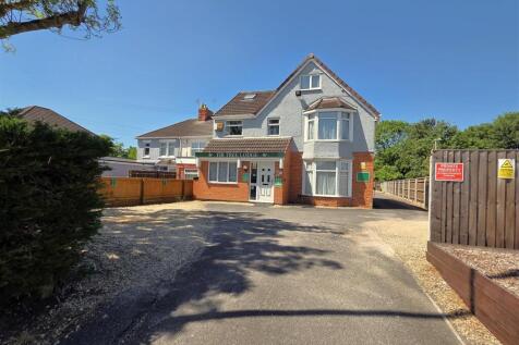 Highworth Road, Swindon 13 bed detached house for sale
