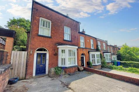 4 bedroom end of terrace house for sale