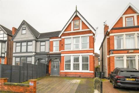 5 bedroom semi-detached house for sale