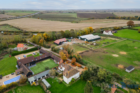 6 bedroom detached house for sale