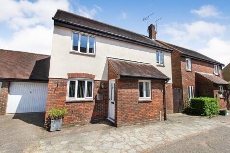 4 bedroom link detached house for sale