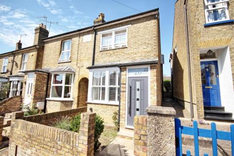 2 bedroom semi-detached house for sale