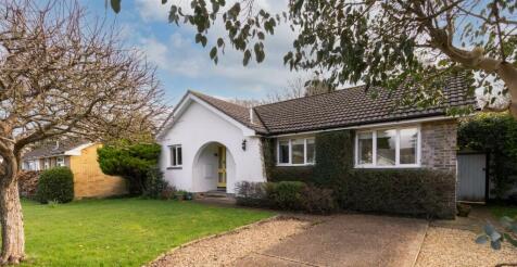 3 bedroom detached bungalow for sale