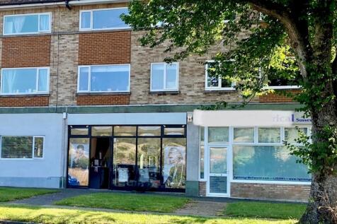 Saltdean Vale, Saltdean, BN2 8HF 3 bed maisonette for sale