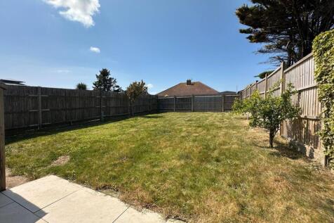 Cairo Avenue, Peacehaven, BN10 7PU 2 bed detached bungalow for sale