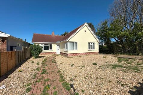 Central Avenue, Telscombe Cliffs... 2 bed detached bungalow for sale