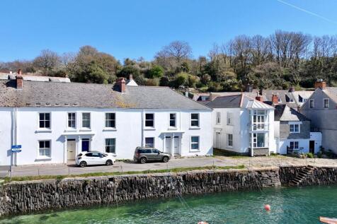 2 bedroom town house for sale