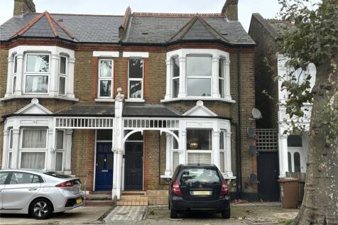 Brownhill Road, Catford, London, SE6 2 bed flat for sale