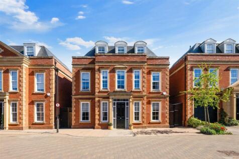 Pine Lodge Way, Epsom 4 bed detached house for sale