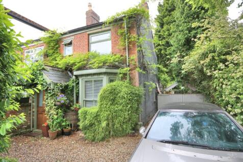 2 bedroom semi-detached house for sale
