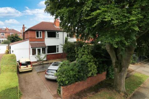 Southlands Avenue, Rawdon, Leeds... 3 bed semi