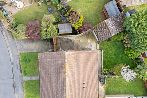 Rumbullion Drive, Billericay, CM12 3 bed semi