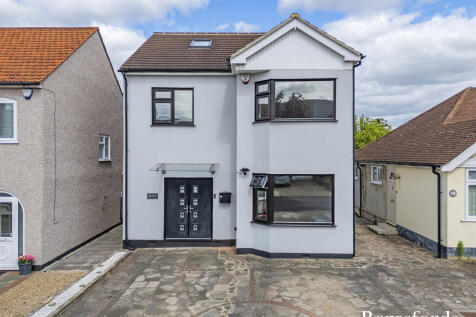 Marshalls Drive, Romford, RM1 5 bed detached house for sale