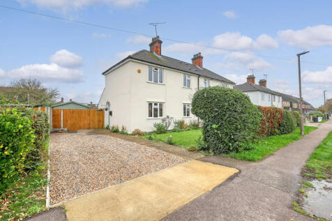 Pemberton Avenue, Ingatestone, CM4 2 bed semi