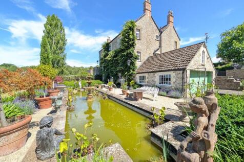 6 bedroom house for sale