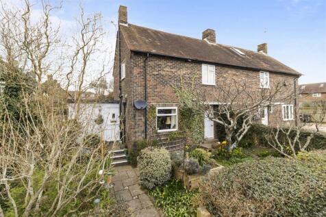 Dacre Road, Herstmonceux, Hailsham 2 bed semi