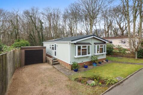 Deanland Wood Park, Golden Cross... 2 bed park home for sale