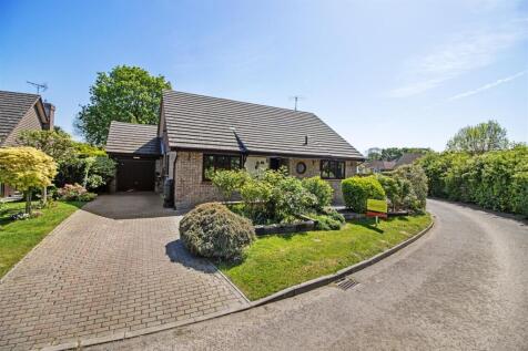 Ditchling Way, Hailsham 3 bed detached bungalow for sale