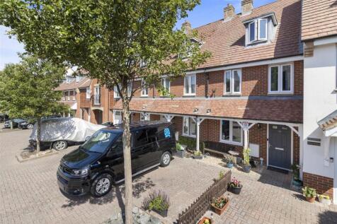 Lundy Walk, Hailsham 3 bed terraced house for sale