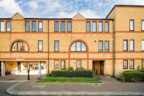 Studio flat for sale