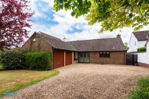 Queens Drive, Taunton 3 bed detached bungalow for sale