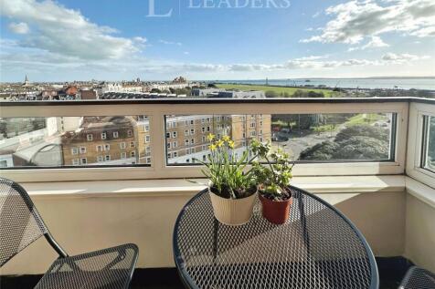 Blount Road, Portsmouth, Hampshire 2 bed apartment for sale