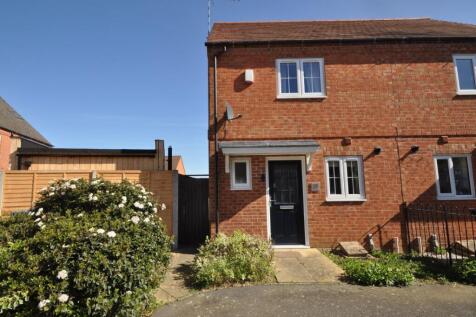 2 bedroom semi-detached house for sale