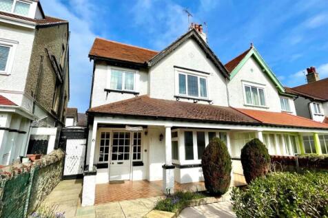 5 bedroom semi-detached house for sale