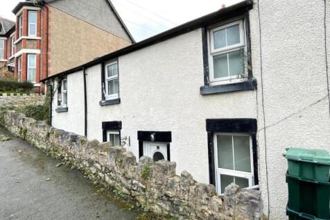 Cambria Road, Old Colwyn, Colwyn Bay 2 bed cottage for sale