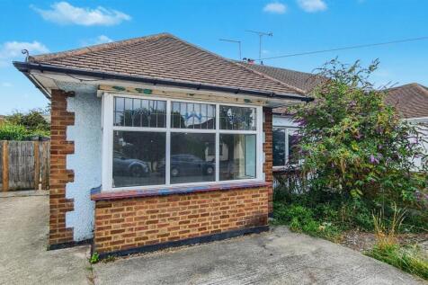 2 bedroom semi-detached bungalow for sale