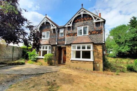 Riverside House, Roydon 3 bed detached house for sale
