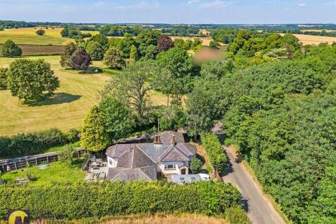 Nr Westmill, Buntingford, Herts 3 bed detached bungalow for sale