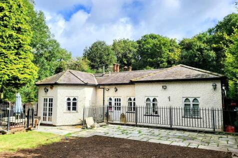 Nr Westmill, Buntingford, Herts 3 bed detached bungalow for sale